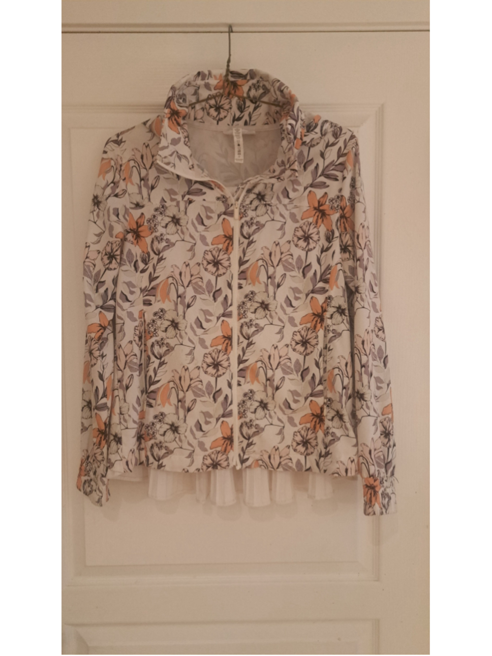 790-Women's Diadora Floral Zip-Up Jacket, Size S, White and Peach